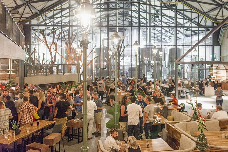 Tout savoir sur l’importance d’organiser une soirée d’entreprise